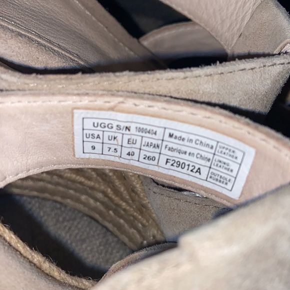 🎁 UGG wedge size 9 - Picture 6 of 8